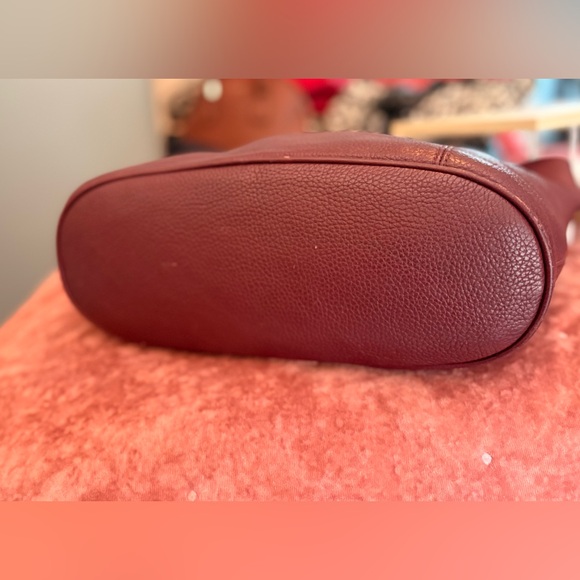 MICHAEL KORS JET SET BURGUNDY LEATHER TOTE - Picture 7 of 12